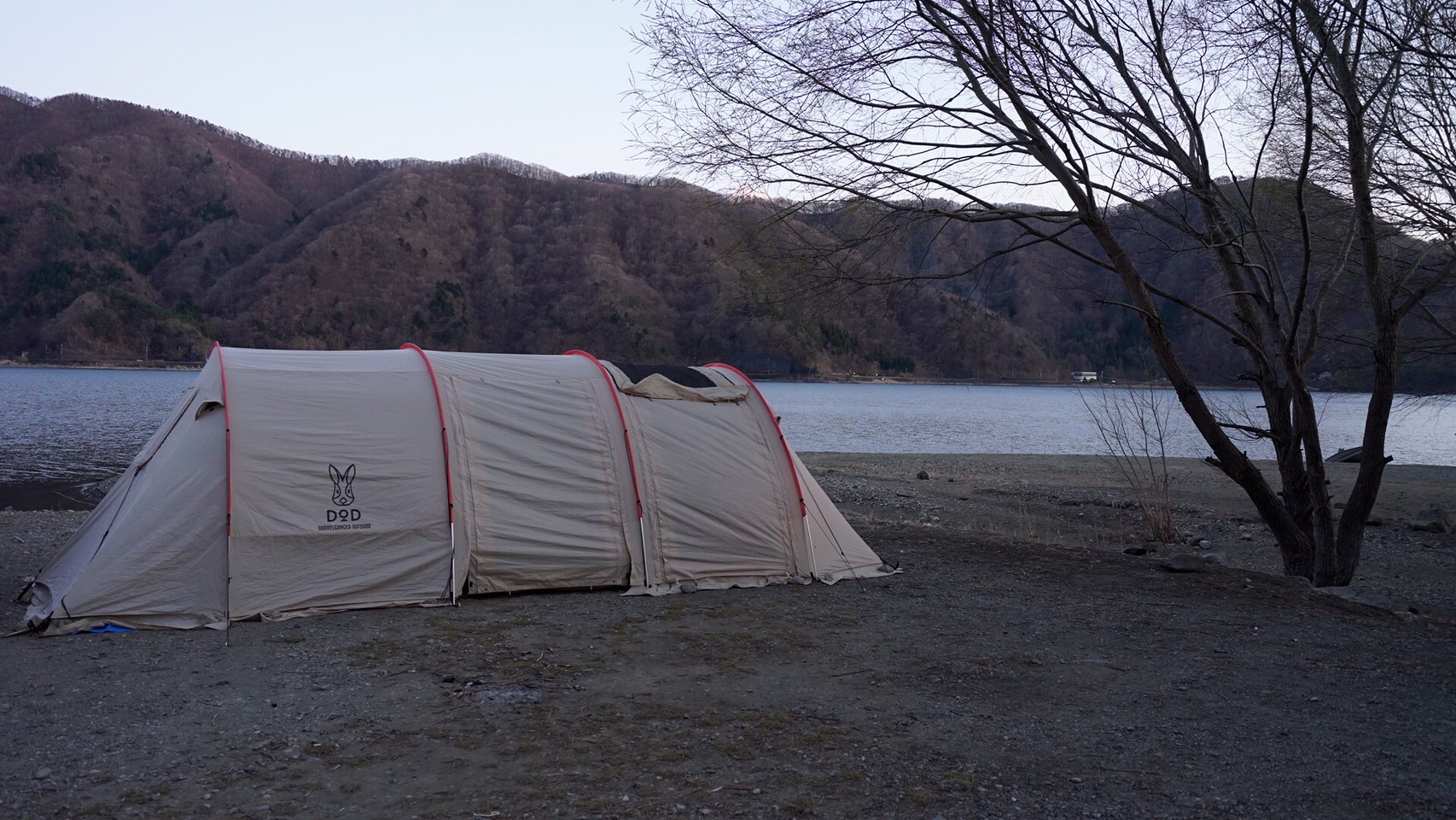 西湖ほとりの穴場サイト 富士河口湖町 福住オートキャンプ場 攻略ガイド 駐車場 トイレ 中部キャンプwalker